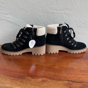 Blondo Devin Black Waterproof Snow Angle Boots/ Bootie New with Tag!